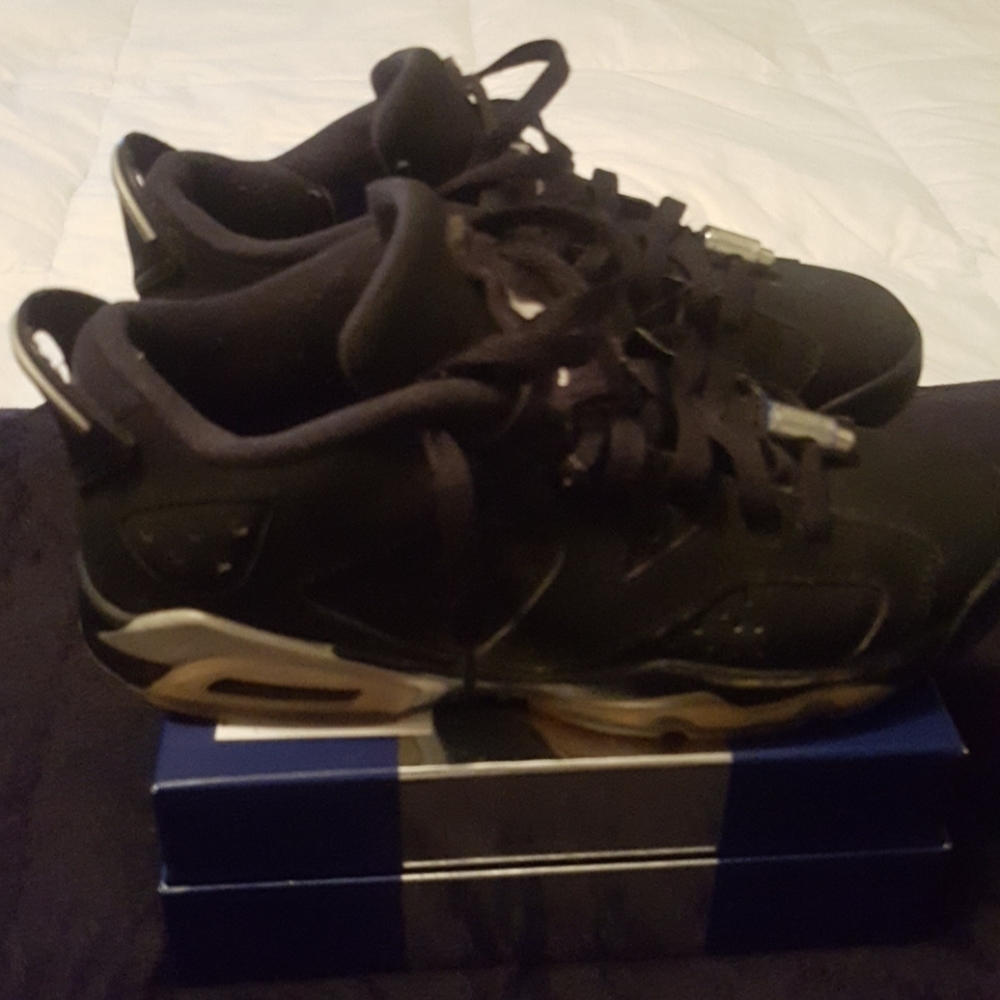 Size 6 kids Sneakers